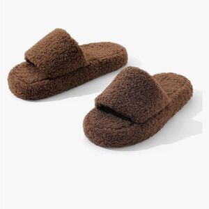 NWT Fuzzy Slippers Open Toe Curly Fur Fluffy House Shoes Memory Foam Thick Sole